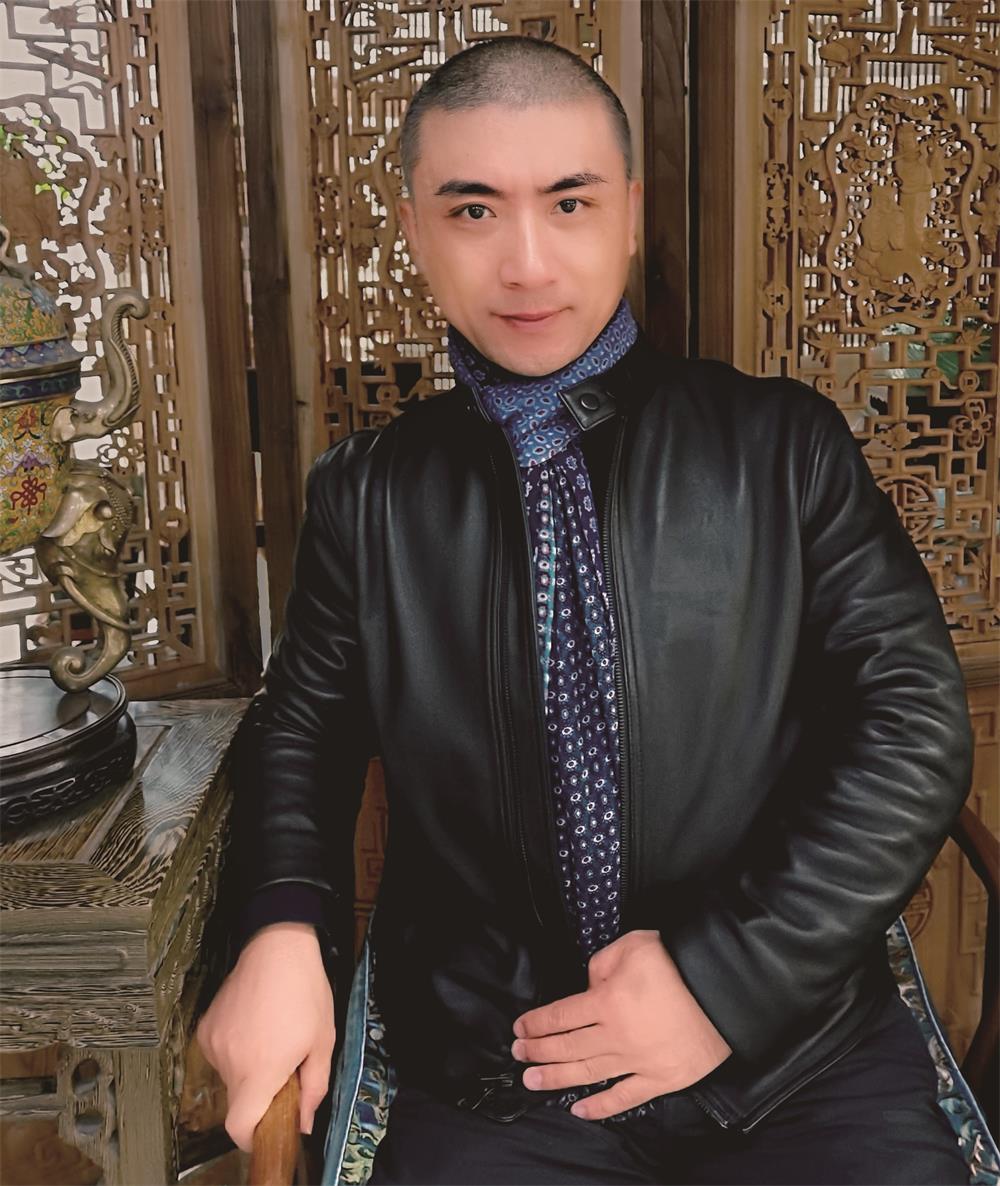 李蒸蒸近照.jpg